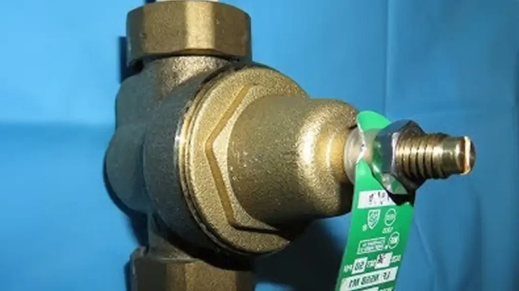 what is water pressure regulator