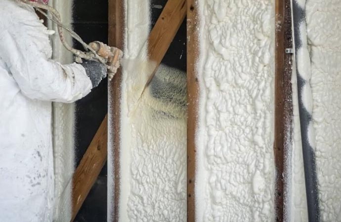spray foam insulation and its effectiveness against mold